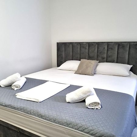 Rooms Vitoria On Joakim Square بوريتش المظهر الخارجي الصورة