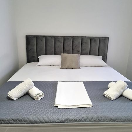 Rooms Vitoria On Joakim Square بوريتش المظهر الخارجي الصورة