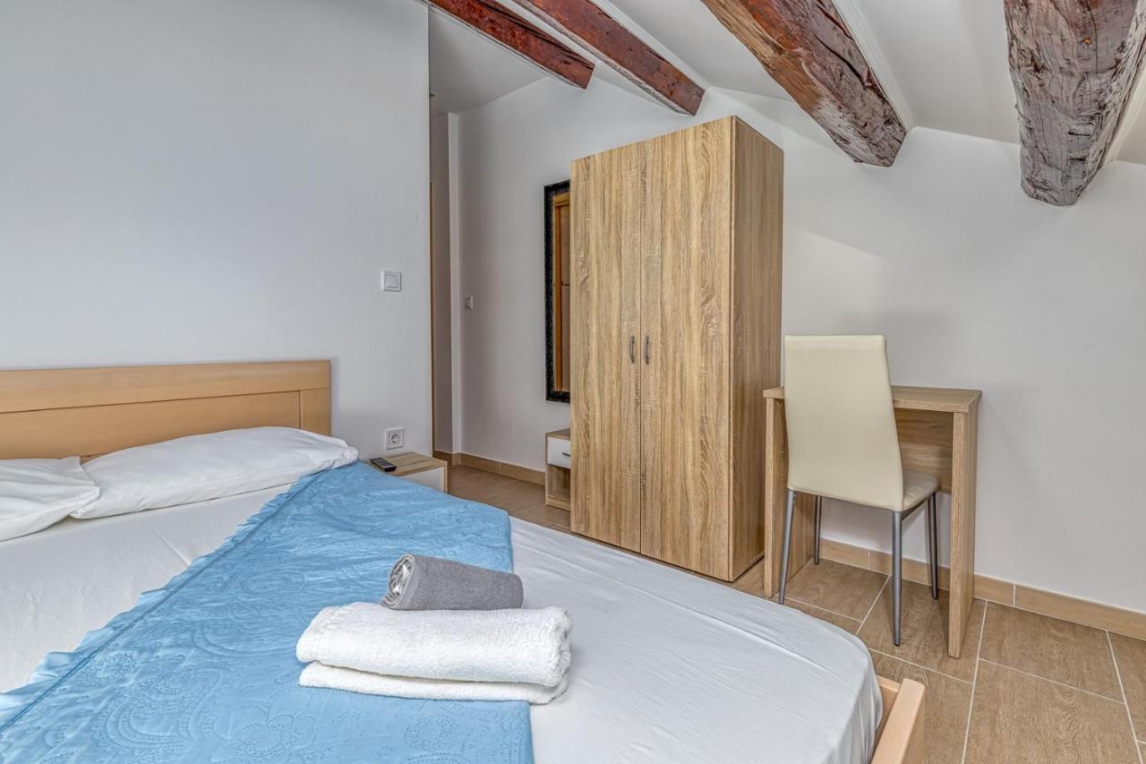 Rooms Vitoria On Joakim Square بوريتش المظهر الخارجي الصورة