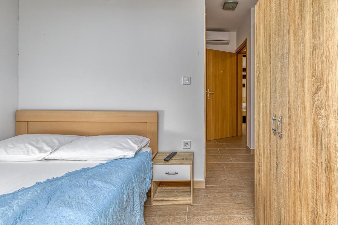 Rooms Vitoria On Joakim Square بوريتش المظهر الخارجي الصورة