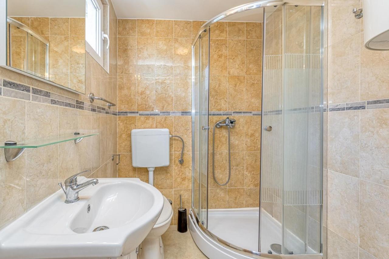 Rooms Vitoria On Joakim Square بوريتش المظهر الخارجي الصورة